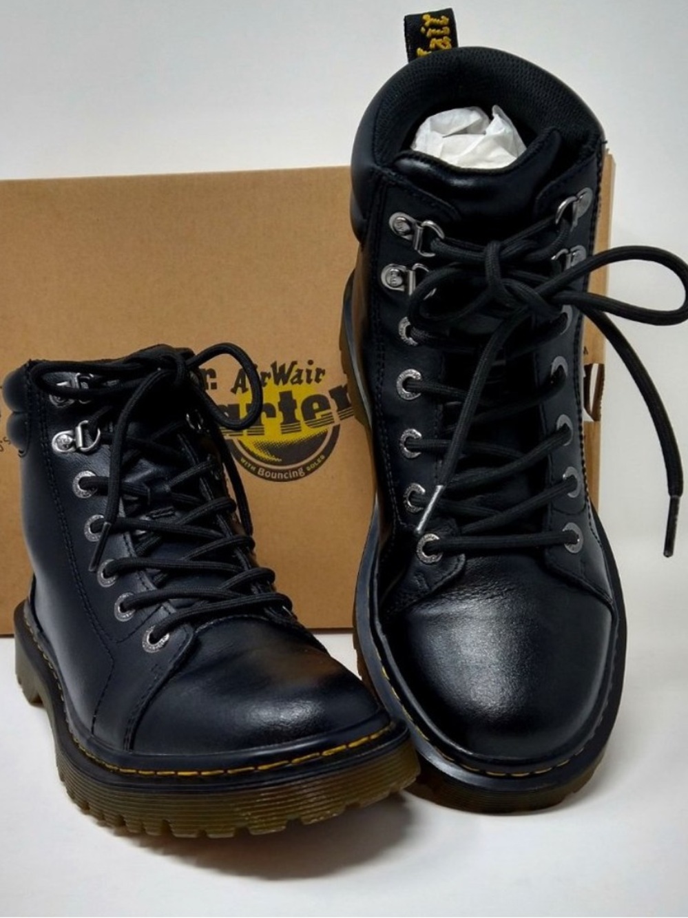 Dr. Martens Faora Black Leather Lace-Up Combat Boots size 7